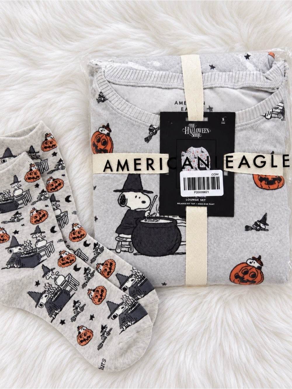 American Eagle AE  Snoopy Halloween Pajamas PJ & Matching Socks Set Sz Small New